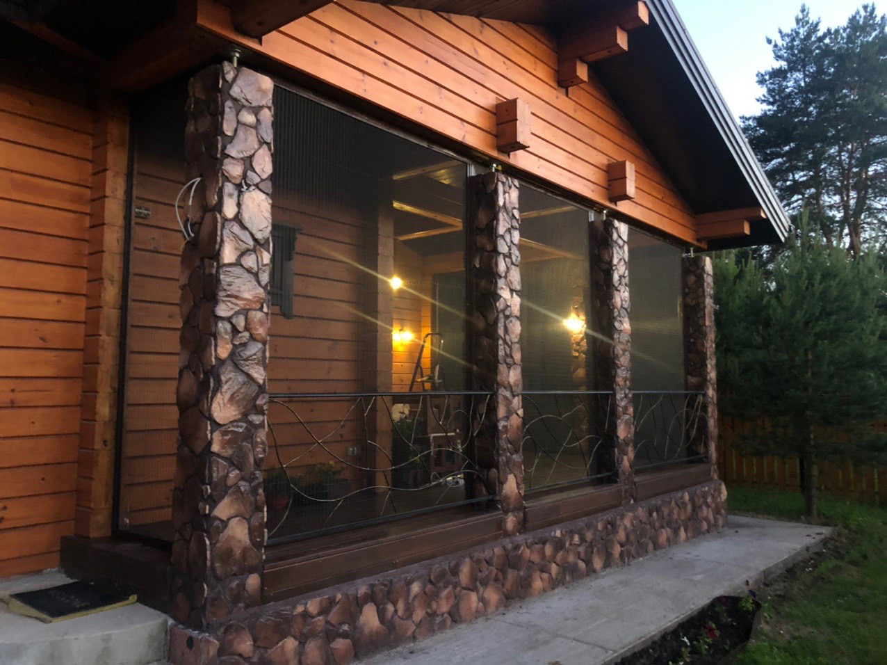 Москитные сетки плиссе на веранде